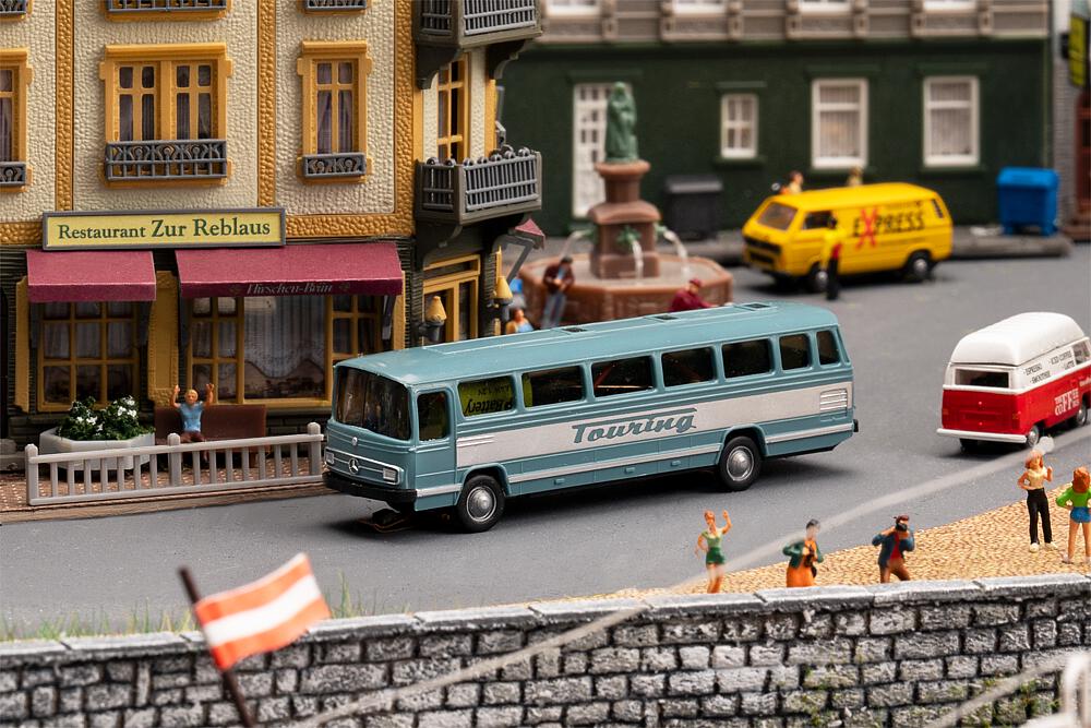 Faller 162040 - MB O 302 Touring Coach (WIKING), EAN: 4104090620400