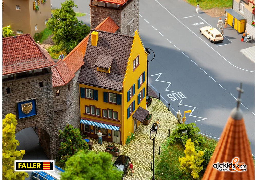 Faller 130709 - Small town End terraced house