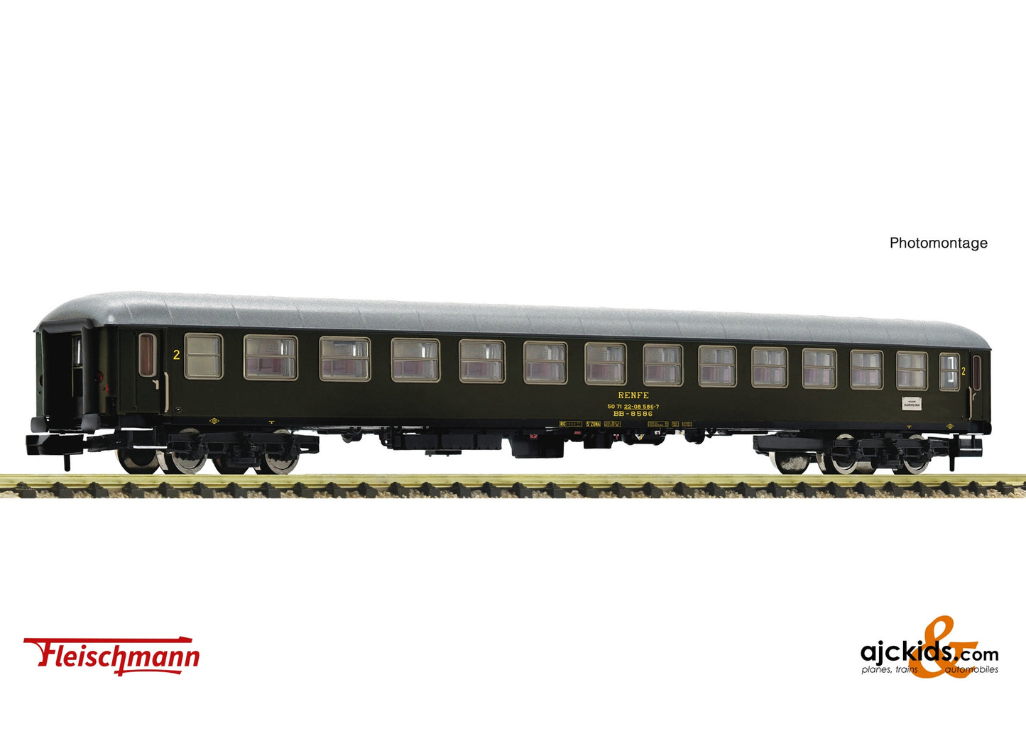 Fleischmann 863903 2nd class express train coach, RENFE