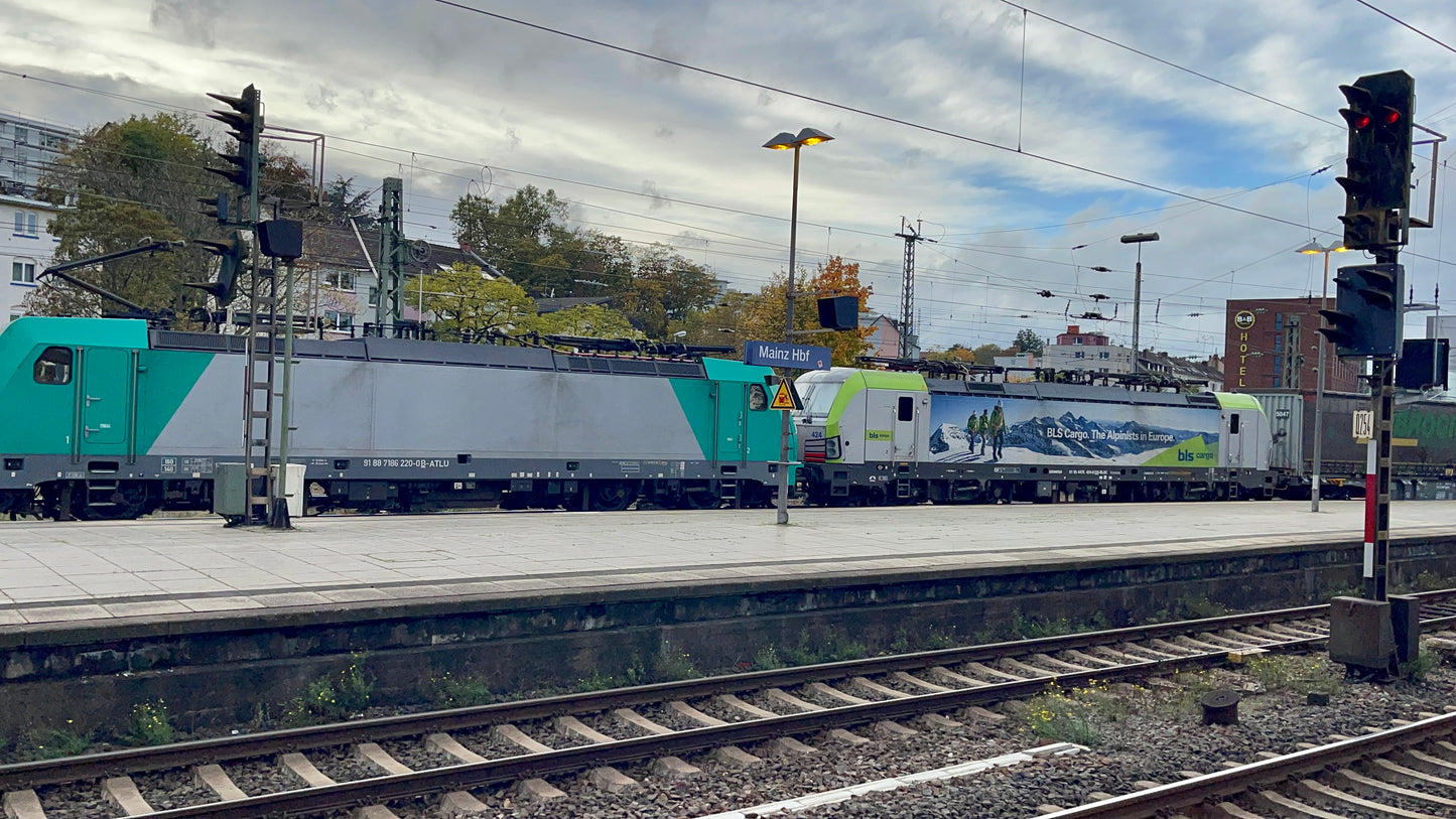 Piko 21609 - Vectron Electric Locomotive New Alpinisti BLS IV, Sound