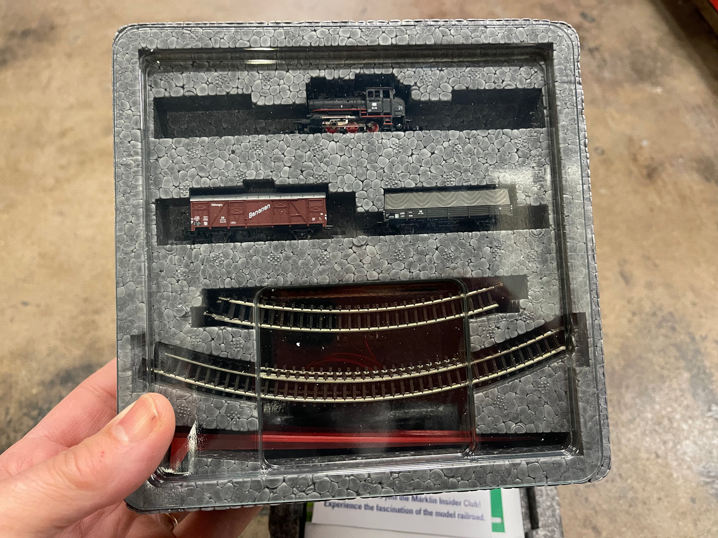 Marklin 81701 - Starter Set Freight Train with an Oval of Track