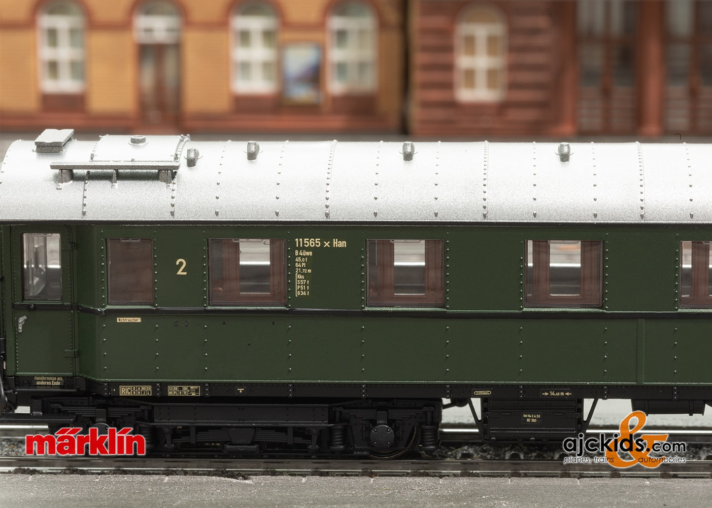 Marklin 42500 - Type B4üwe Express Train Passenger Car, 2nd Class