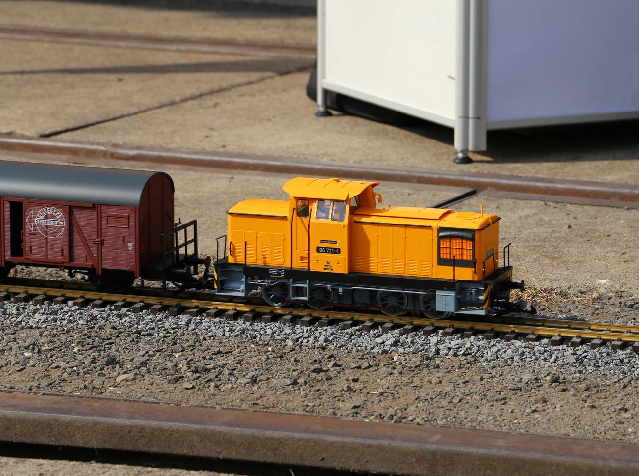 Piko 37590 - DR IV BR106 Diesel