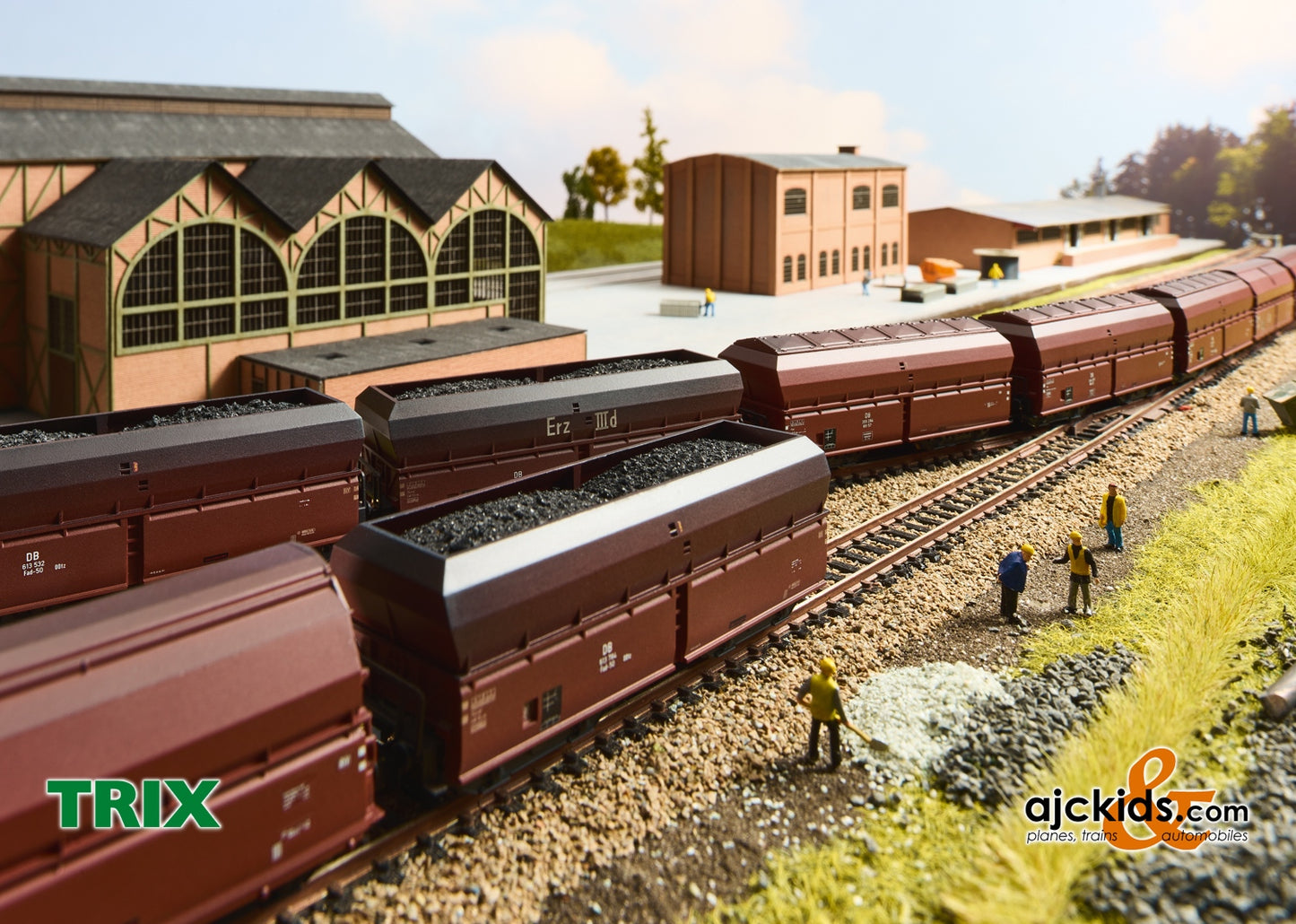 Trix 18268 - Coke Transport Freight Car Set Part 1