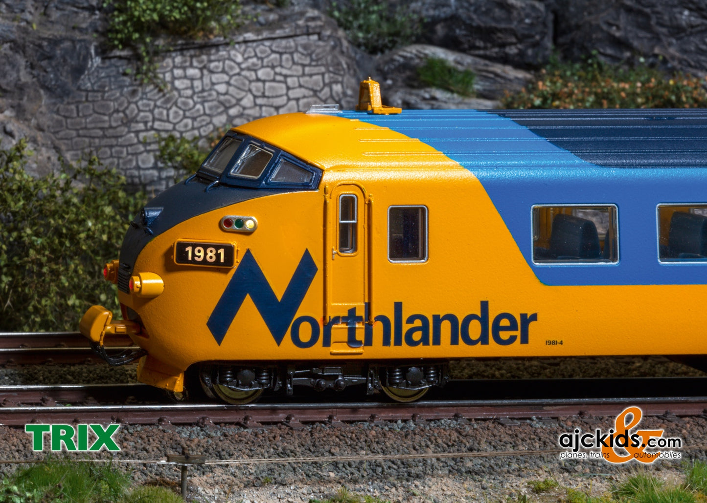Trix 22975 - Northlander Diesel Powered Train (Insider)
