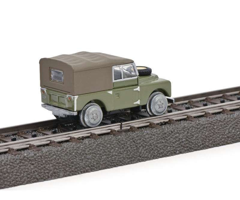 Schuco 452663600 - Land Rover 88 track vehicle 1:87 at Ajckids.com