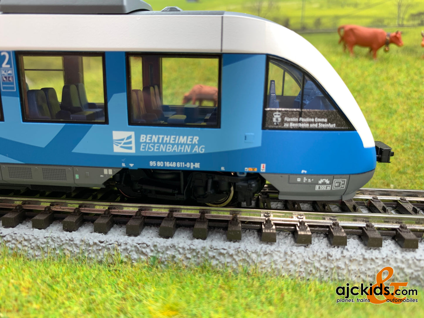 Marklin 37717 - LINT 41 Diesel Powered Commuter Rail Car