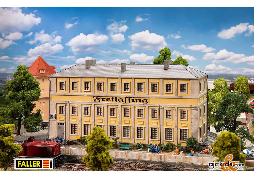 Faller 120083 - Freilassing Rail depot administration