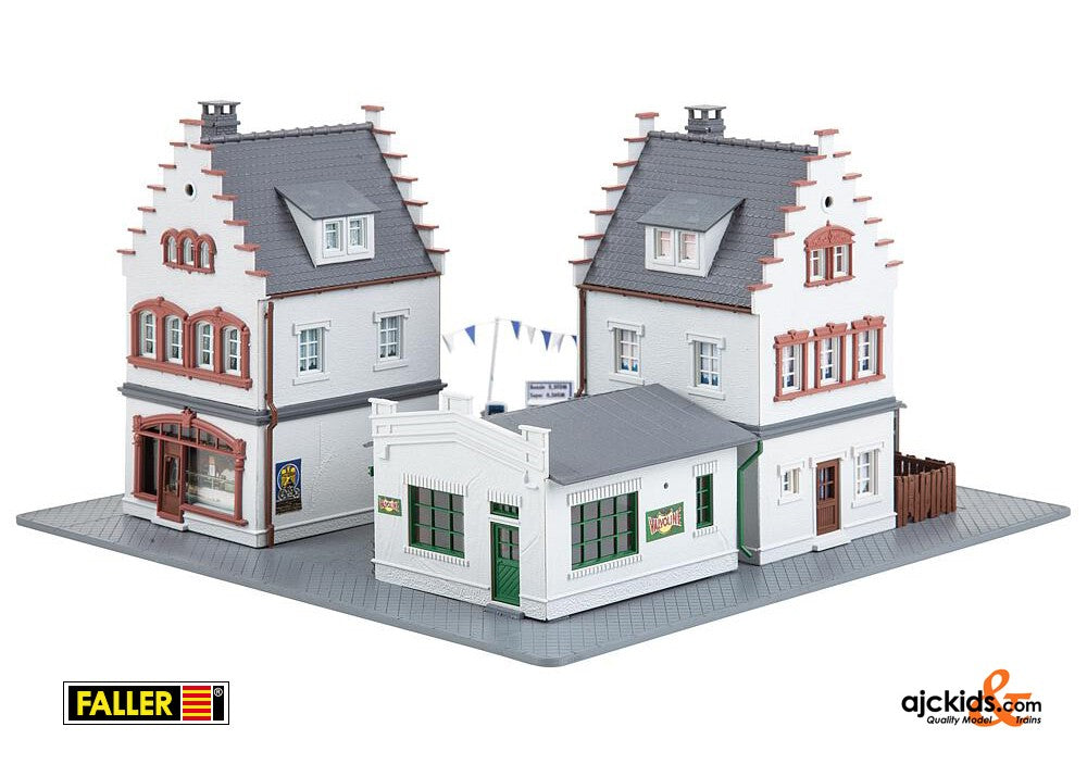 Faller 130167 - Hesselbach Filling station at www.ajckids.com