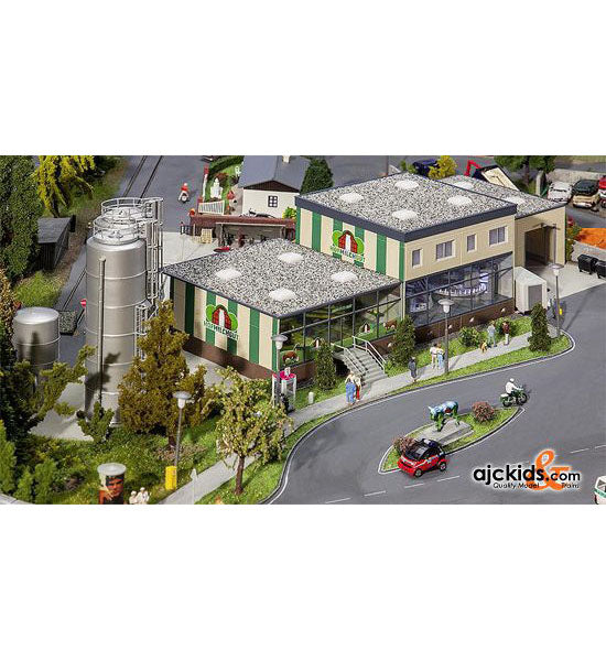 Faller 130198 - Dairy with silos