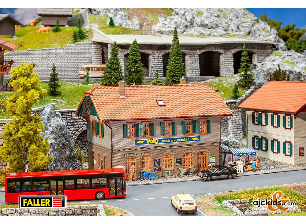 Faller 130595 - Dwelling house with village shop