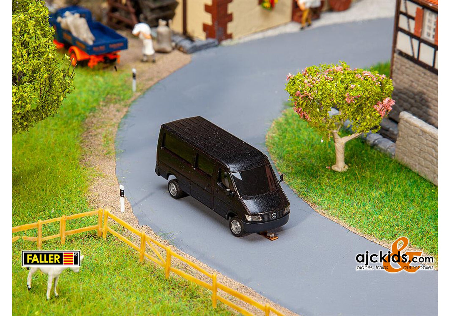 Faller 161432 - MB Sprinter Minibus taxi (HERPA)