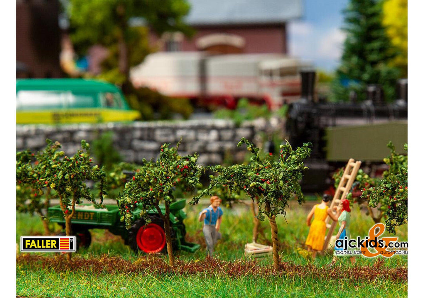 Faller 181359 - 10 small apple trees