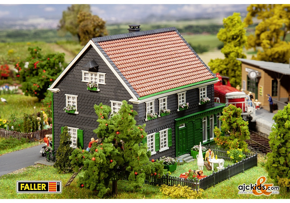 Faller 191785 - Wilhelm Conrad Röntgen Birth house at Ajckids.com