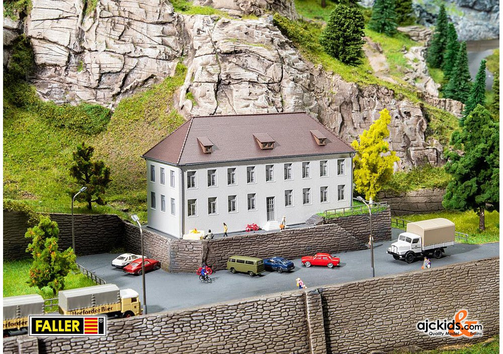 Faller 232181 - Military accommodation at Ajckids.com