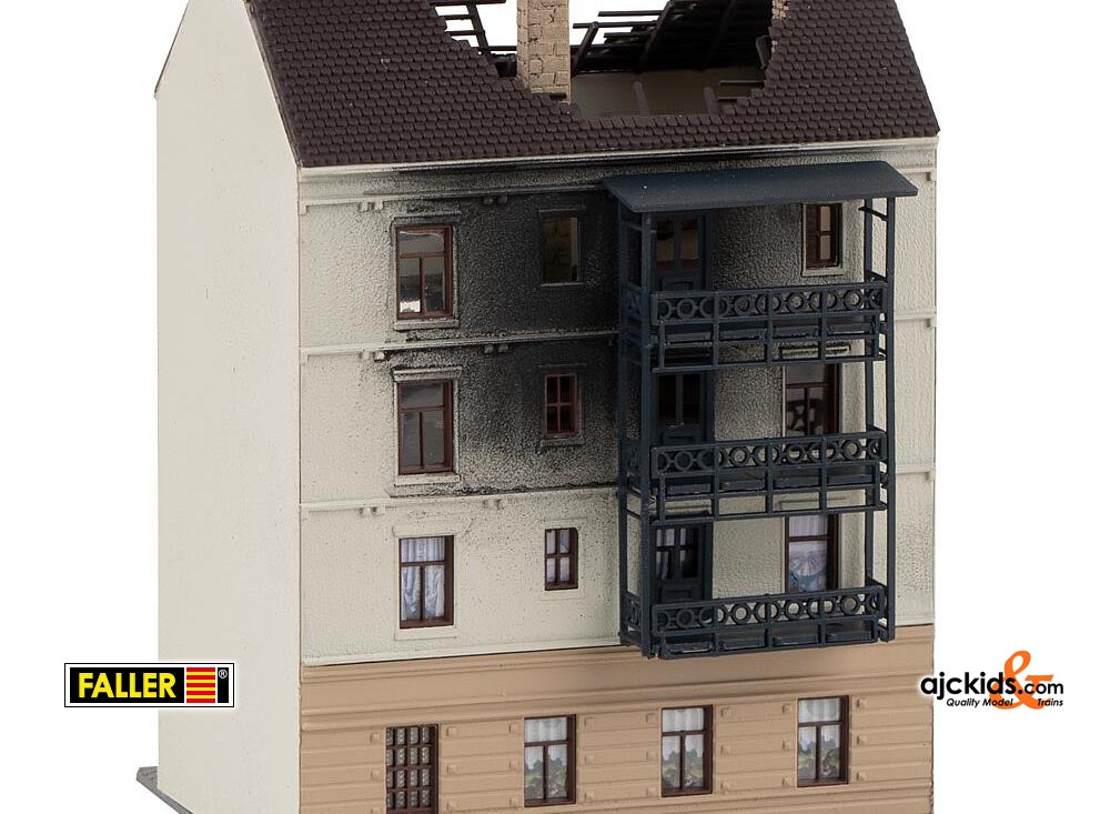 Faller 232326 - Dwelling house in fire