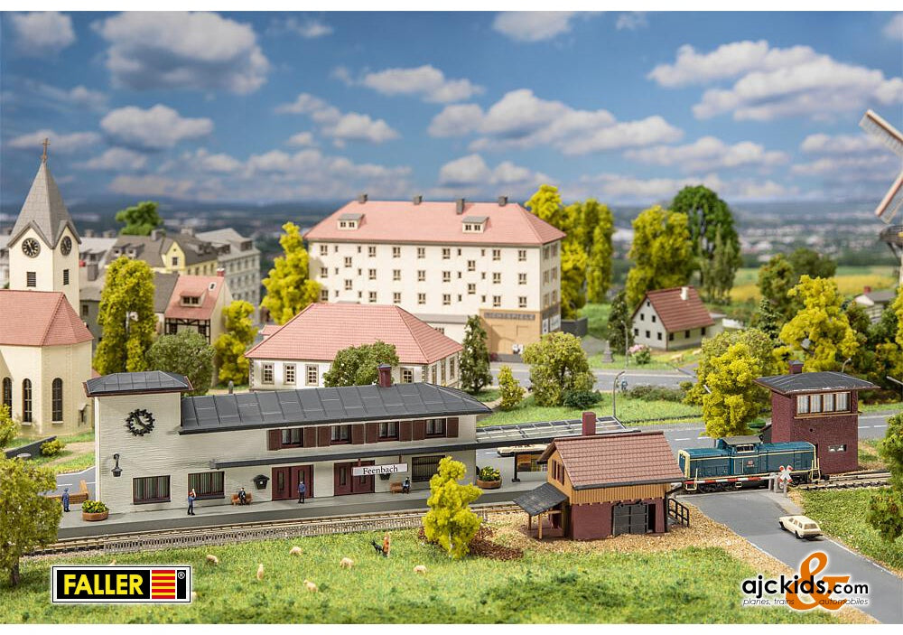 Faller 282713 - Feenbach Railway station set at Ajckids.com
