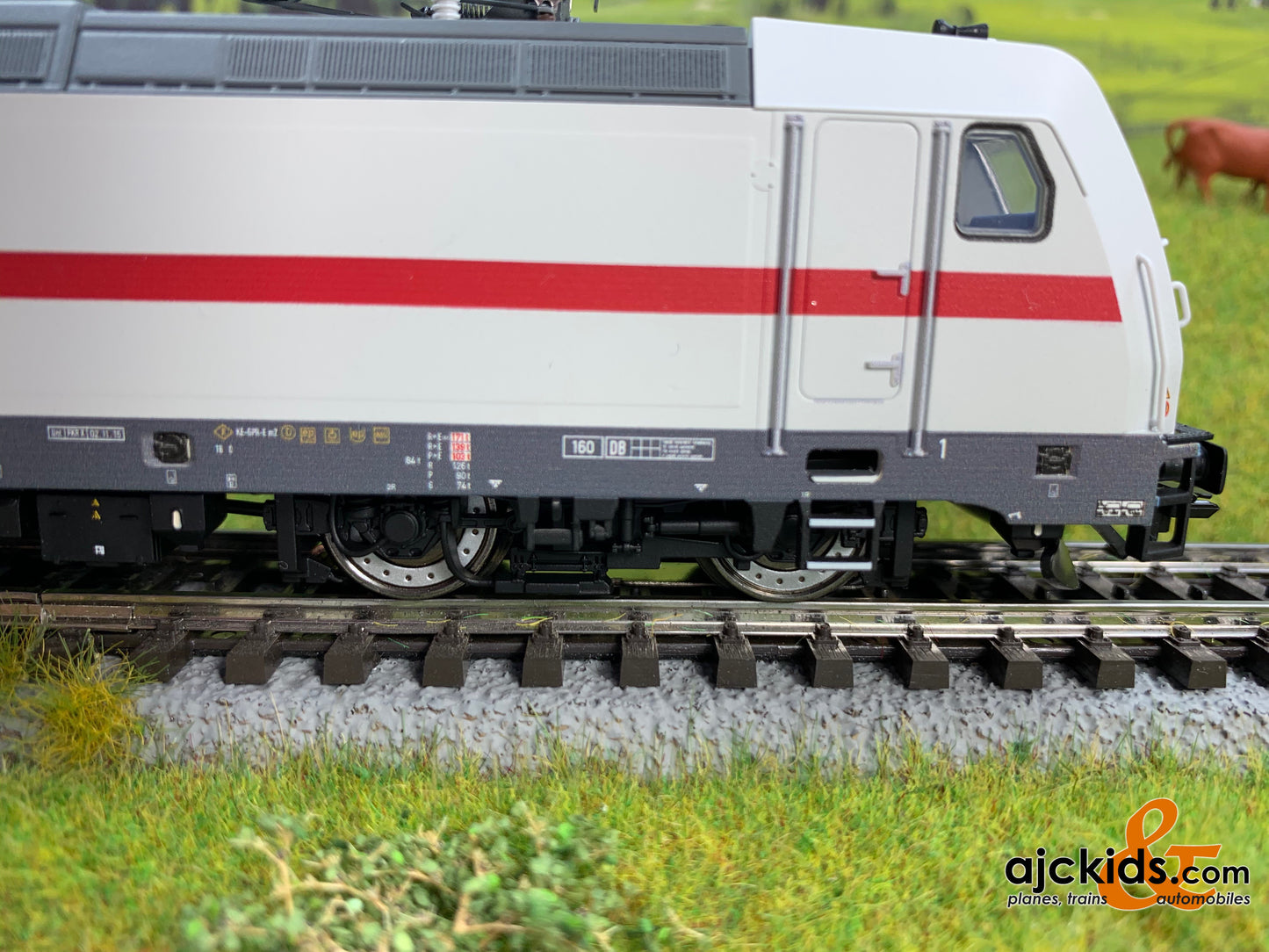 Trix 22681 - DB AG cl 146.5 Electric Locomotive