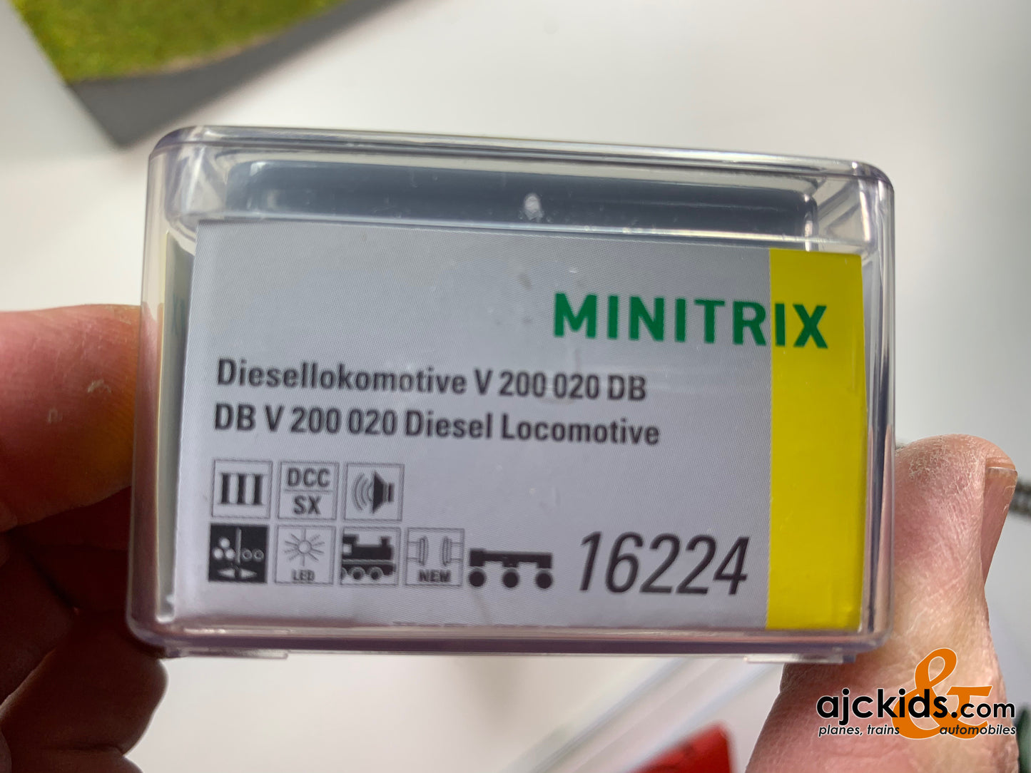 Trix 16224 - Class V 200 Diesel Locomotive