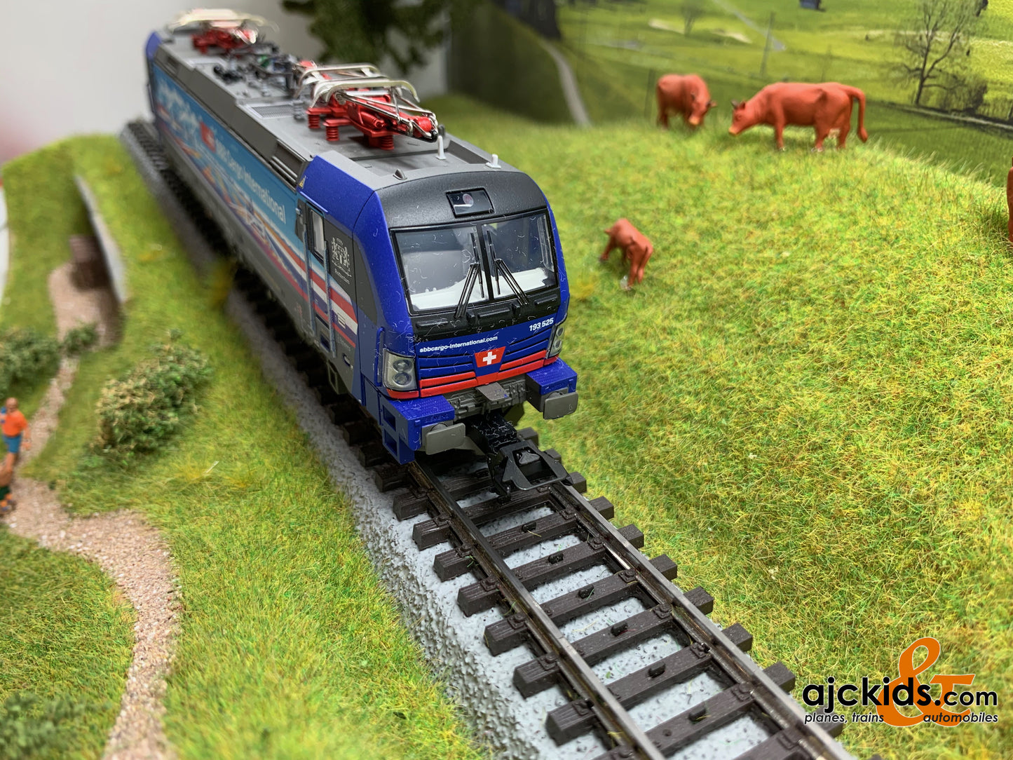 Trix 22735 - Class 193 Electric Locomotive Hollandpiercer