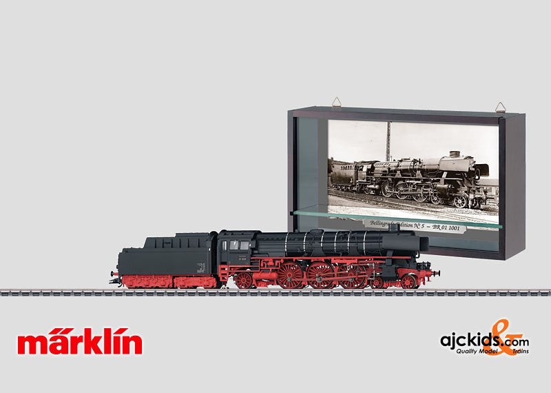 Marklin 37104 - Express Locomotive with Tender CBE 5 in H0 Scale