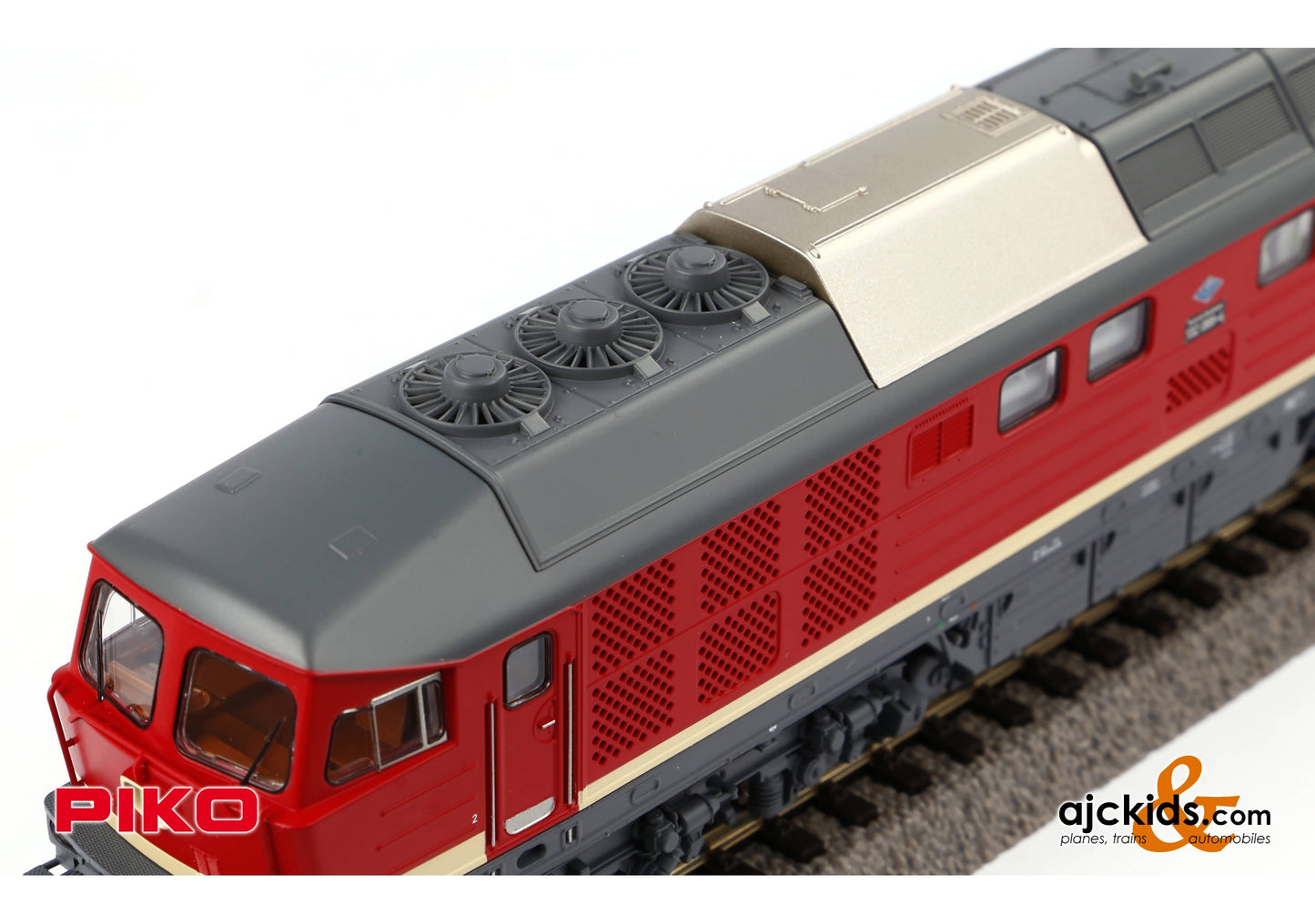 Piko 52912 - BR 132 Diesel Locomotive w/thin stripes DR IV Sound