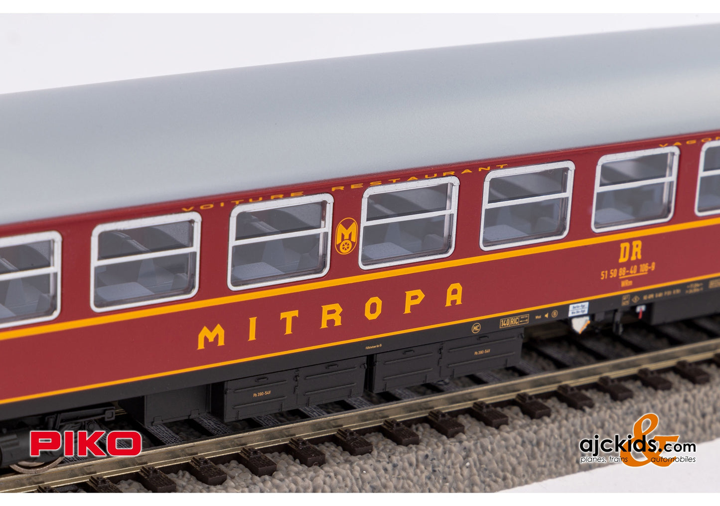 Piko 55920 - WRm'61 Dining car DR IV