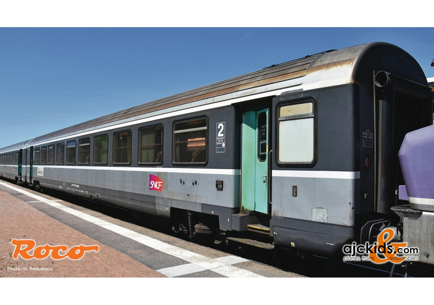 Roco 74540 - 2nd class “Corail” saloon coach