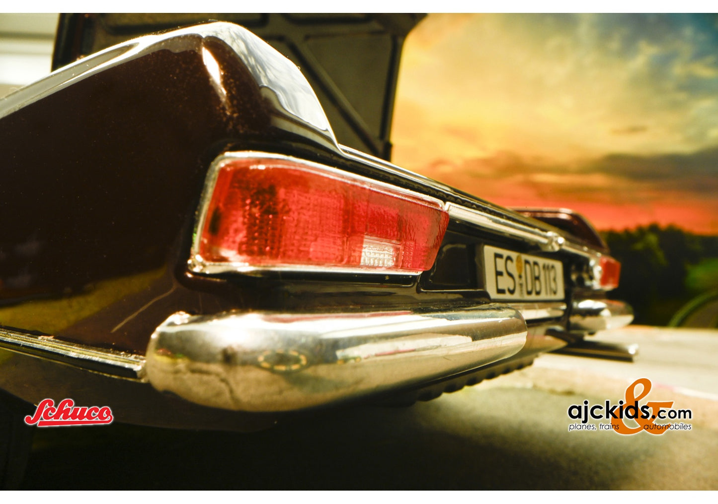 Schuco 450035800 - MB 280 SL purple red 1:18