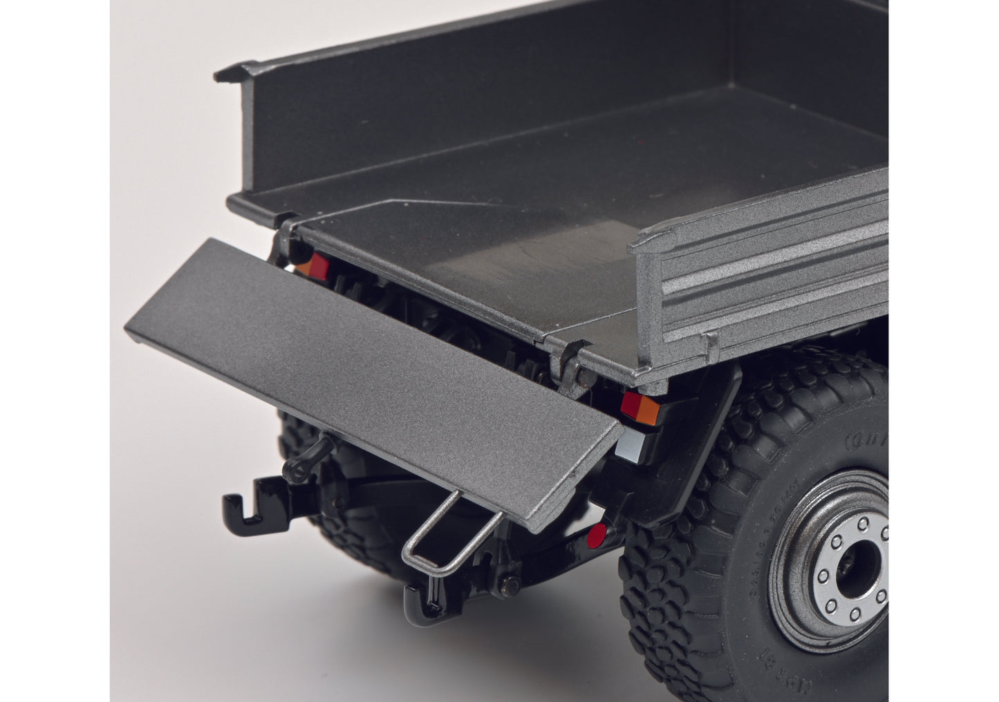 Schuco 450775300 - MB Unimog U1600 grau 1:32 EAN: 4007864062775, at Ajckids.com, authorized Schuco dealer for the USA.