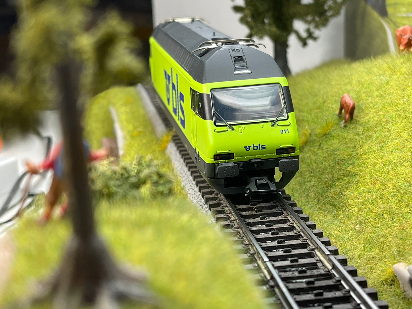 Marklin 39462 - Class 465 Electric Locomotive BLS at Ajckids.com