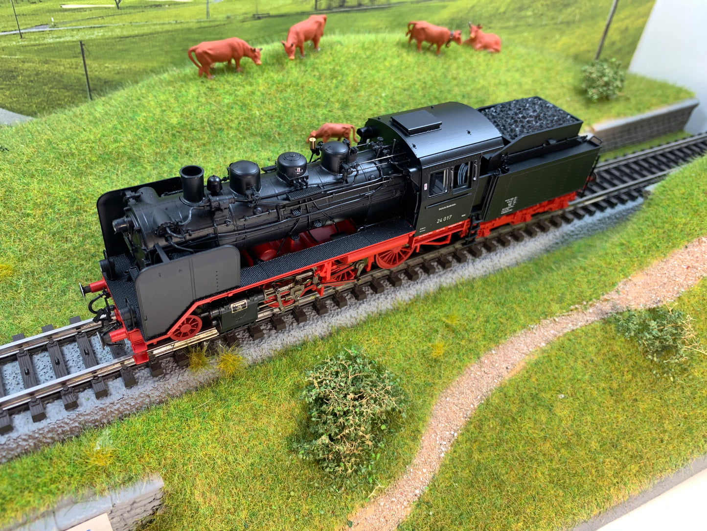 Roco 68216 - Steam locomotive 24 017