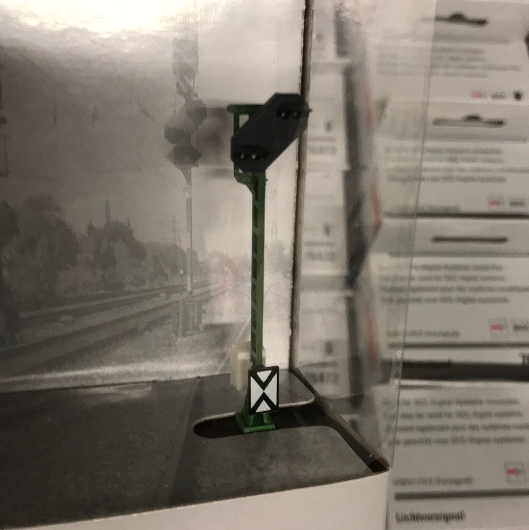 Marklin 76480 - Color Light Distant Signal