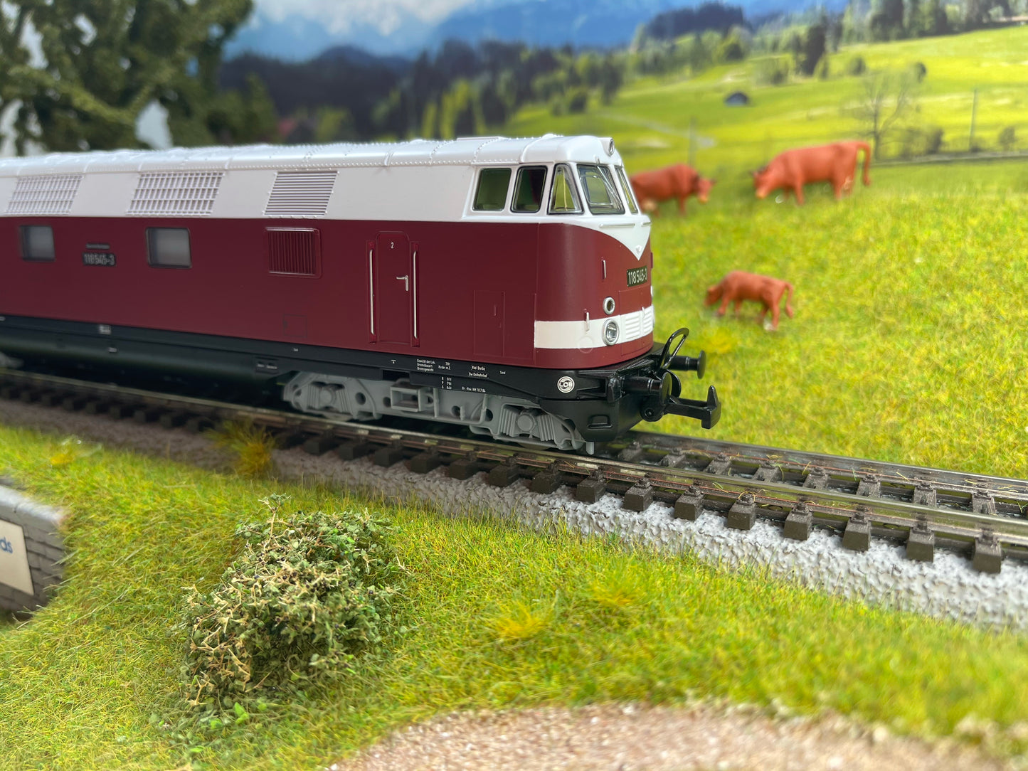 Piko 59564 - BR 118 Diesel Locomotive 4-axle DR IV