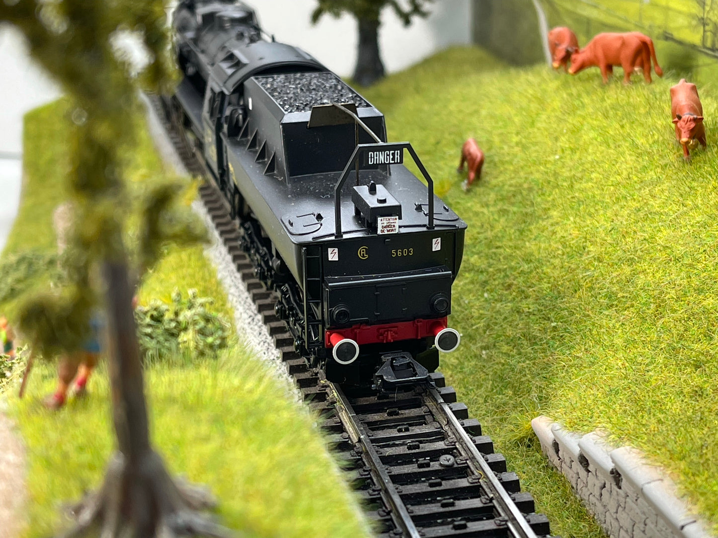 Trix 22253 - Steam Locomotive with a Tender class 5600