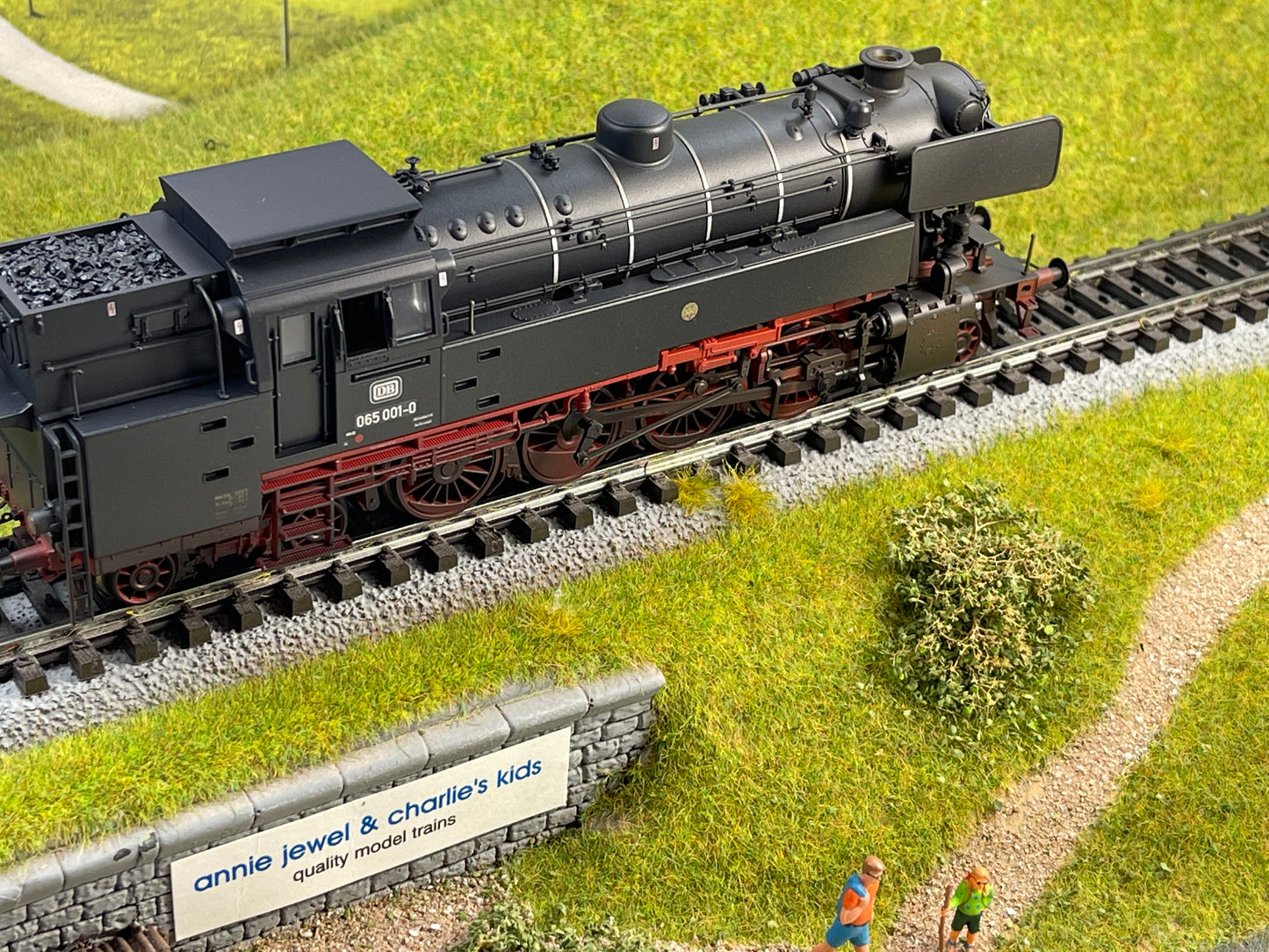 Trix 22664 - Class 065 Steam Locomotive