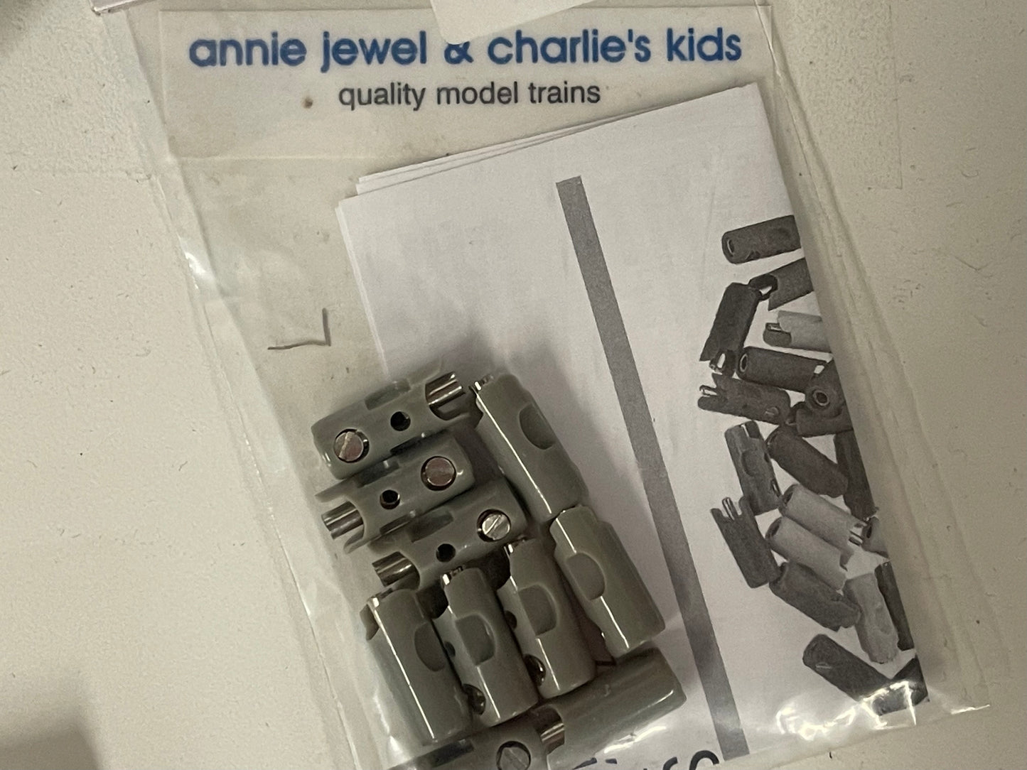 Marklin 71426 - Sockets new style gray (female)