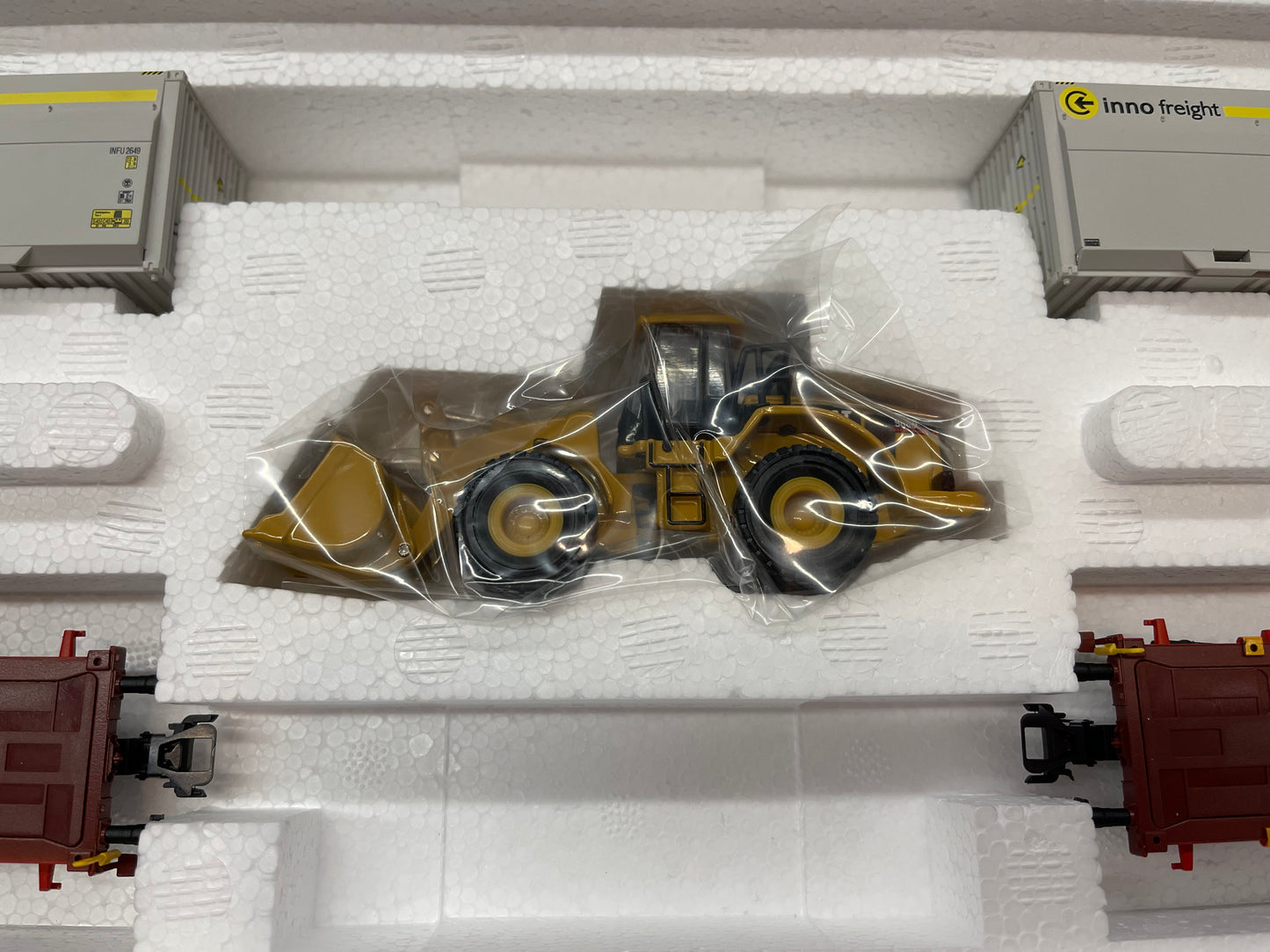 Marklin 47074 - Flat Car Set for Containers with WoodTainer Containers.