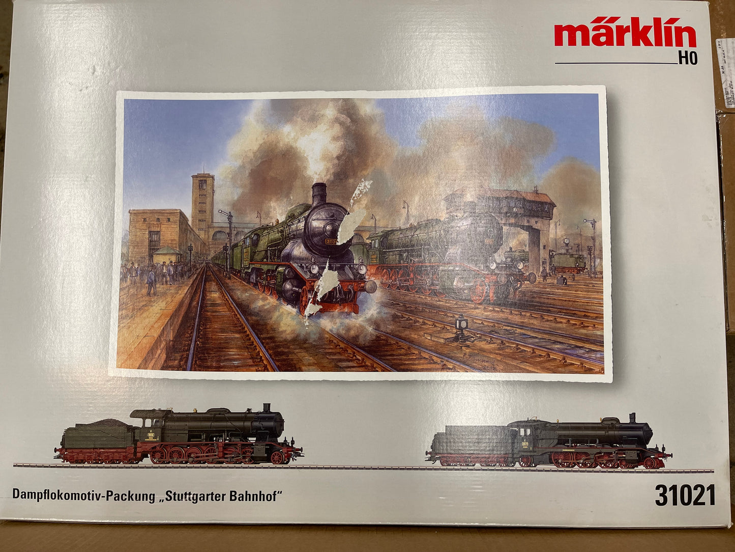 Marklin 31021 - Stuttgart Station Steam Locomotive Set (display)