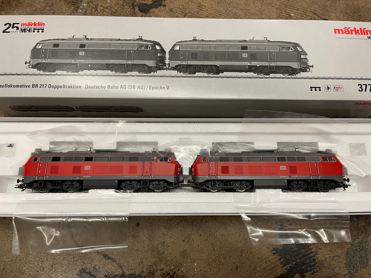Marklin 37769 - Diesel Locomotive Double Unit Set BR217