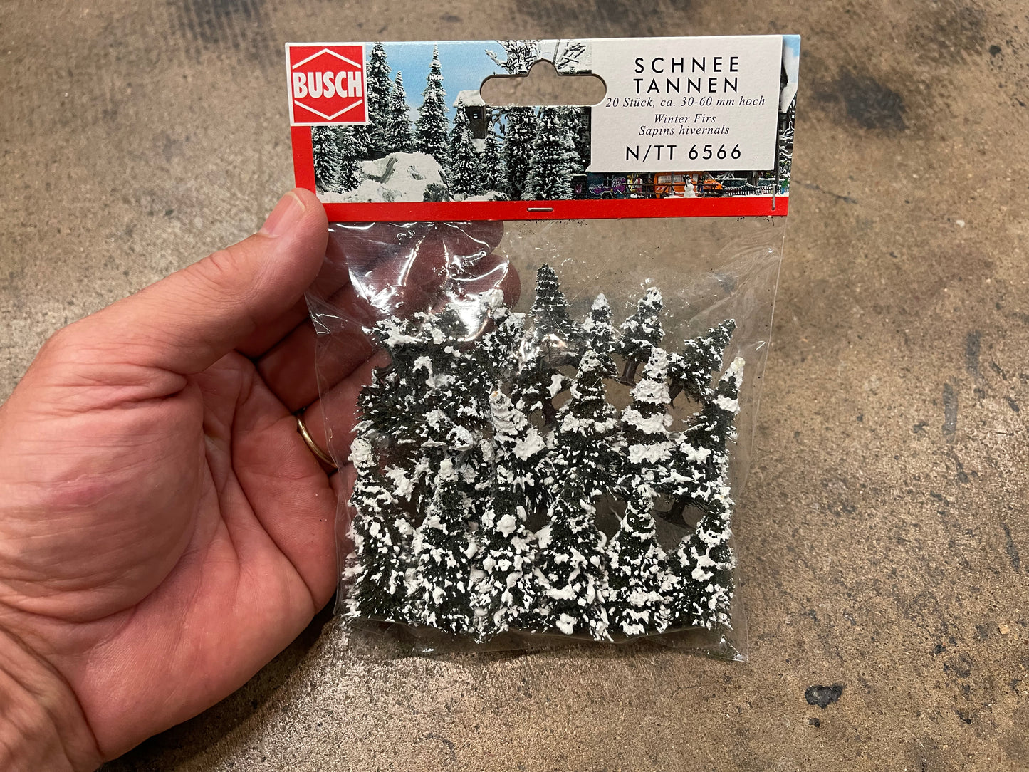 Busch 6566 - Snow covered Pines 20 pieces