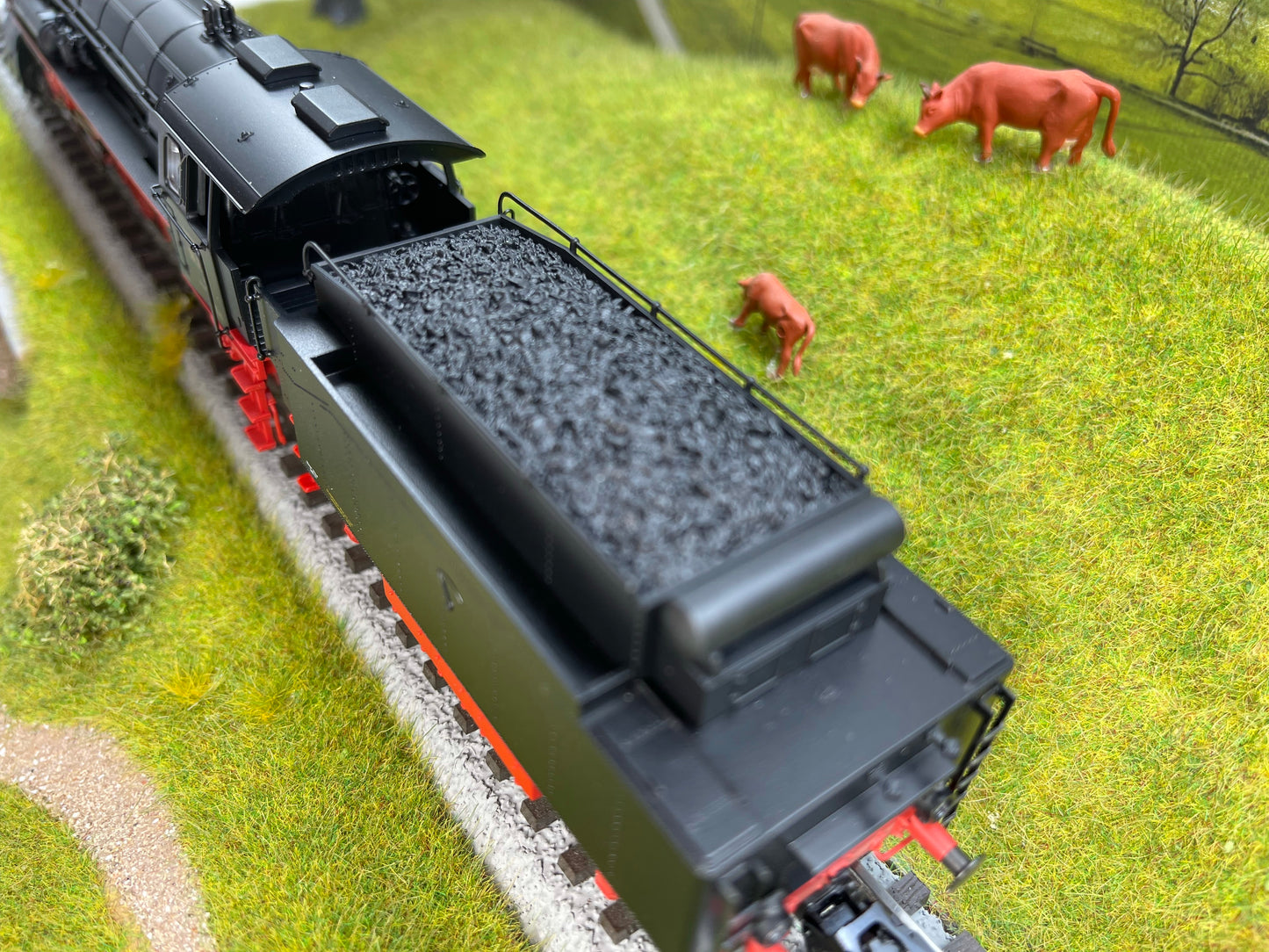 Marklin 39020 - Express Locomotive with a Tender BR 18.3