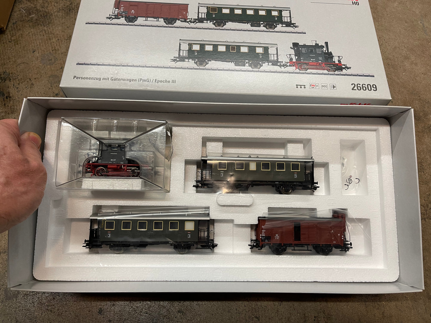 Marklin 26609 - Passenger Train with a Freight Car