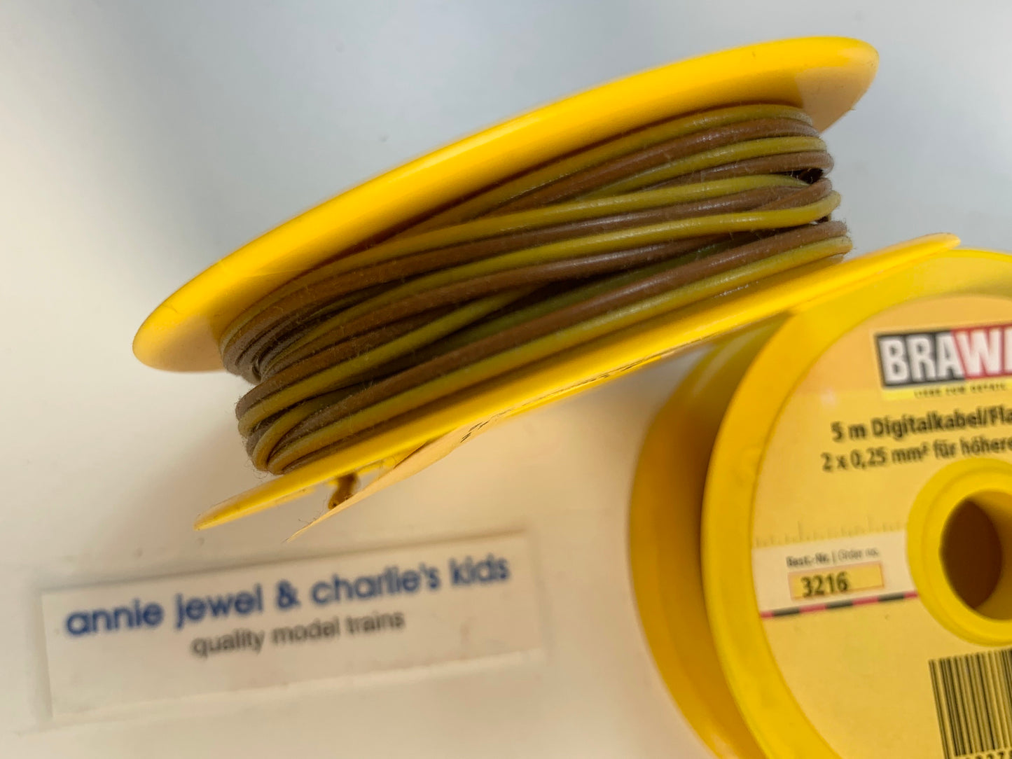 Brawa 3216 - Double-Wire 0.25 MM², 5 m drum yellow/brown