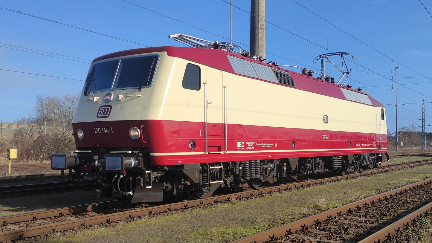 Trix 16027 - Class BR 120 Electric Locomotive