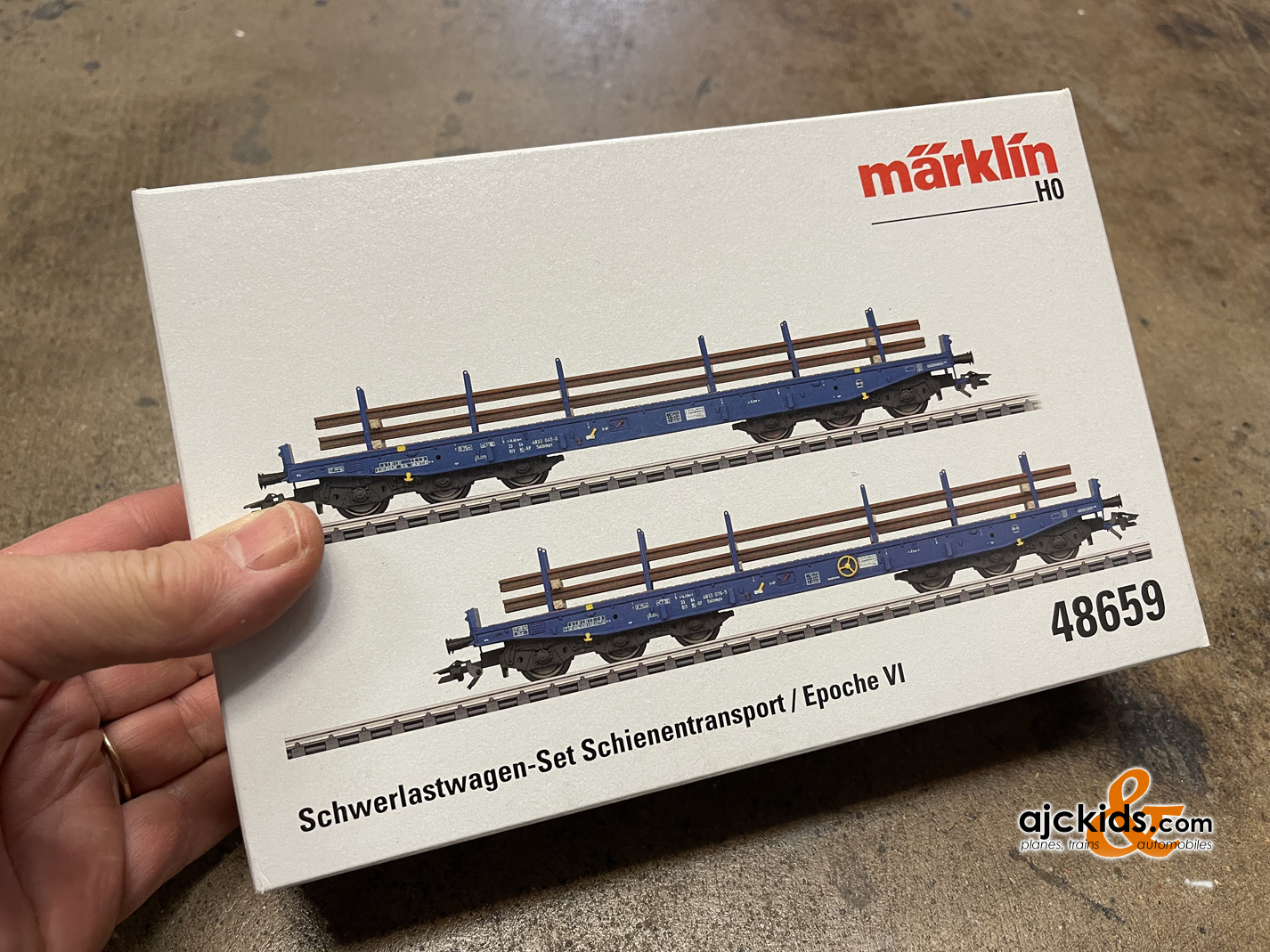 Marklin 48659 - Heavy-Duty Flat Car Set for Transporting Rails at Ajckids.com