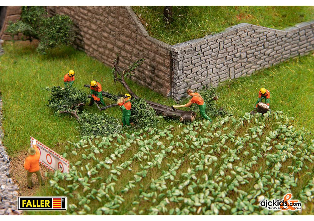 Faller 151690 - Forestry workers with modern equipment, EAN: 4104090516901