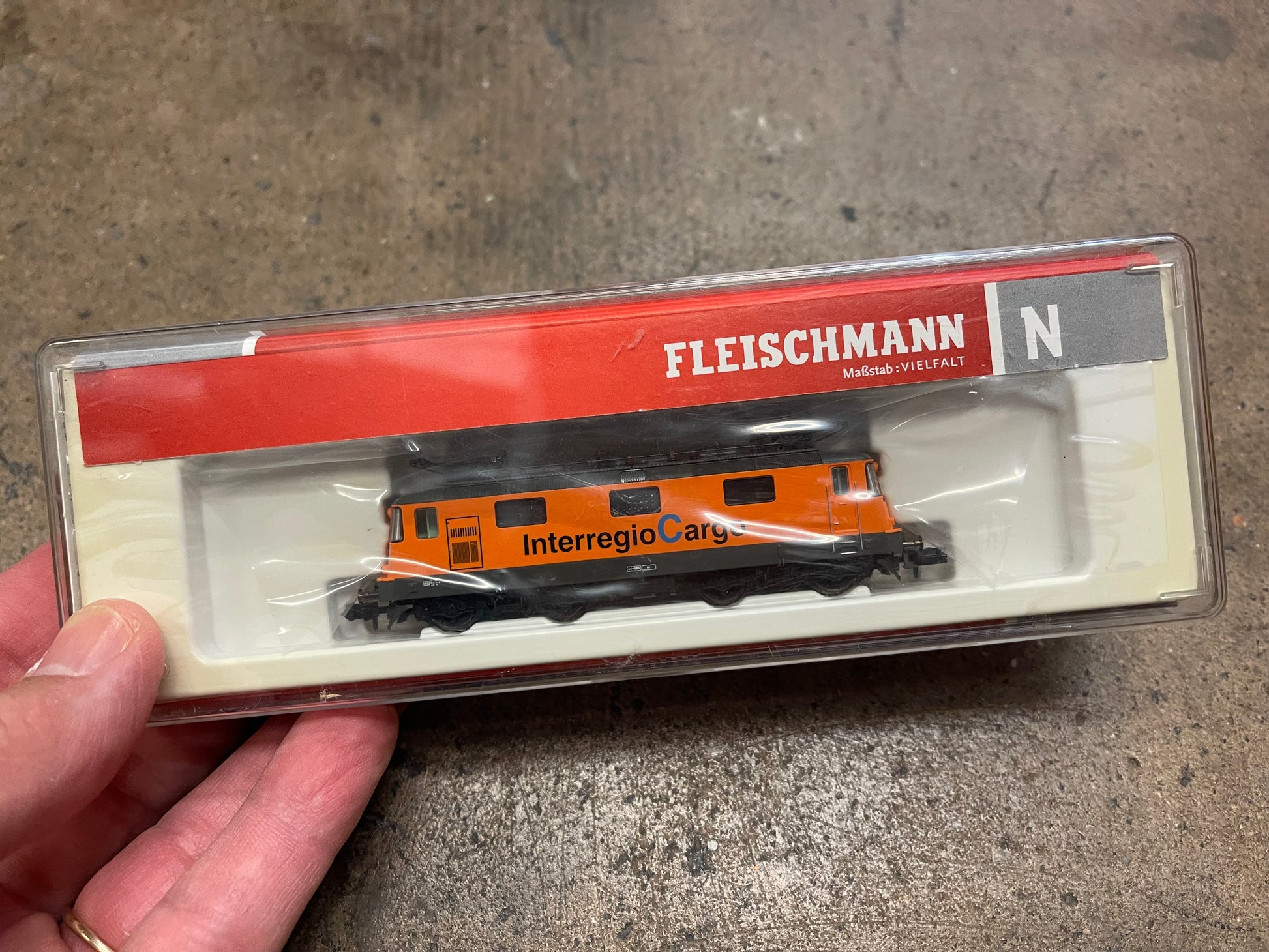 Fleischmann 733902 Electric-Locomotive Re 4/4 RTS