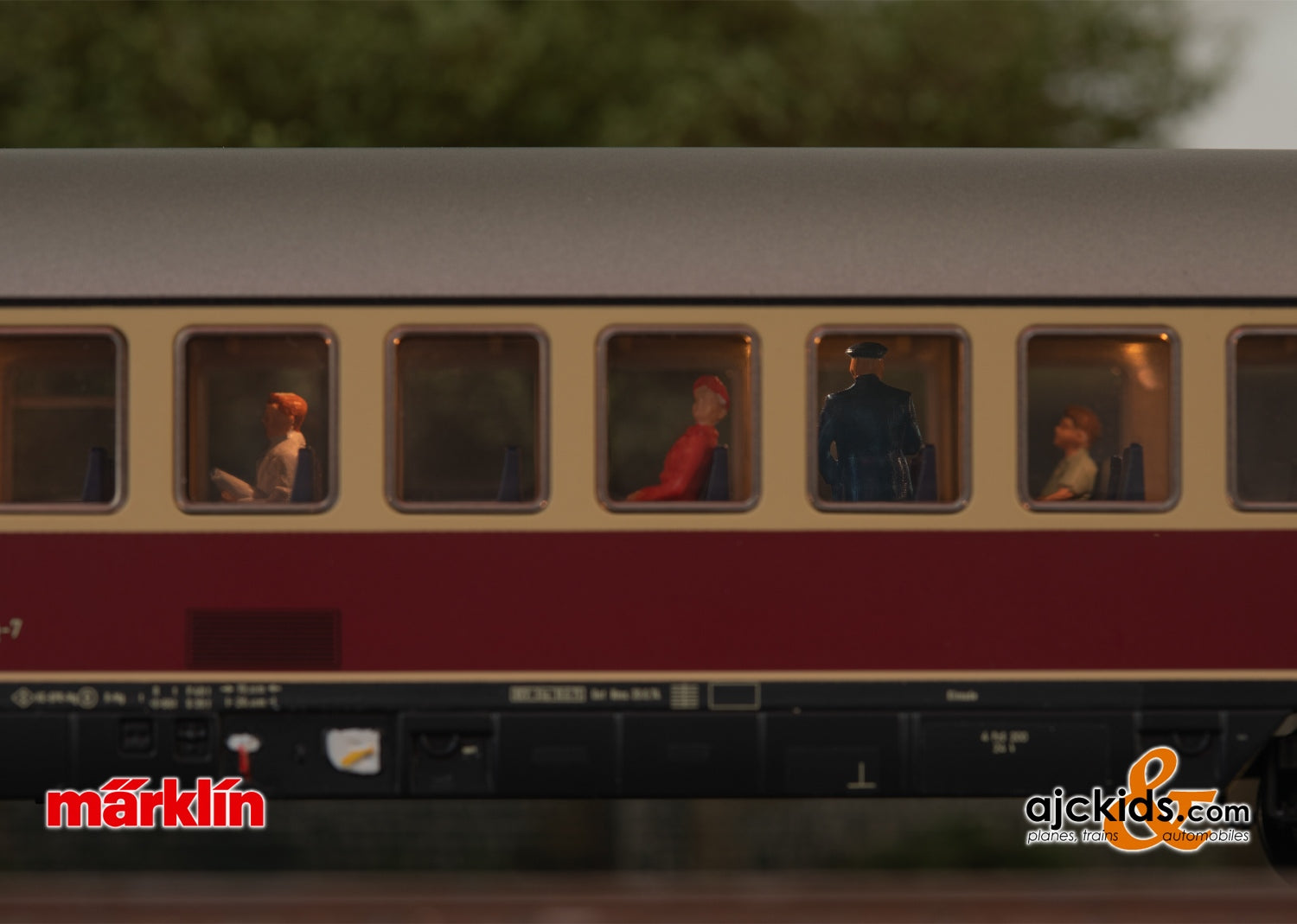 Marklin 43886 - Type Apümh 121 Express Train Passenger Car