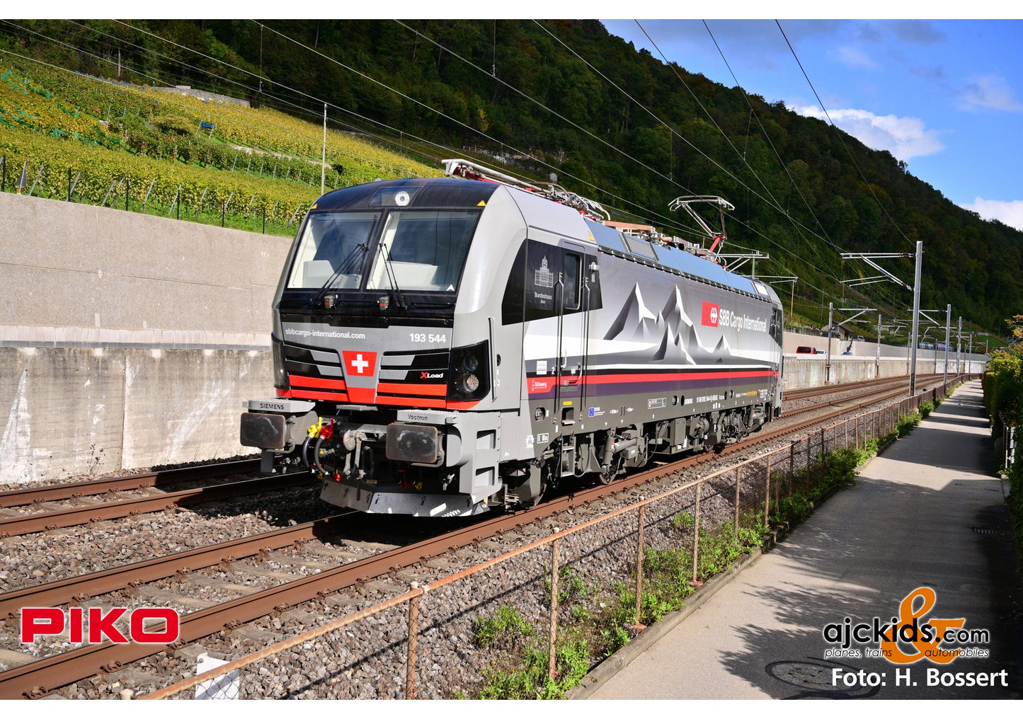 Piko 21755 - Electric locomotive Vectron Bundeshaus Bern CINT SBB VI